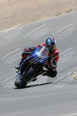 media/Apr-09-2023-SoCal Trackdays (Sun) [[333f347954]]/Turn 10 (115pm)/